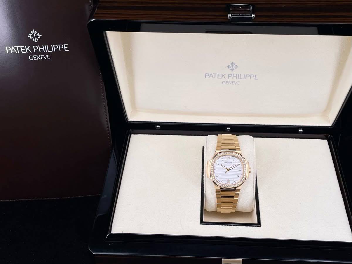 Patek Philippe 百達翡麗 Nautilus 7118/1200R-001 女裝玫瑰金鑽圈腕錶